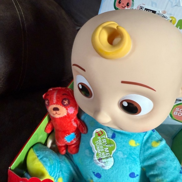 Cocomelon Musical Bedtime JJ Doll Plush Toy with Teddy Bear Size 18M Soft Body - Picture 6 of 6